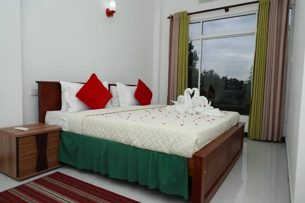 Seven Panorama Hotel Bowala