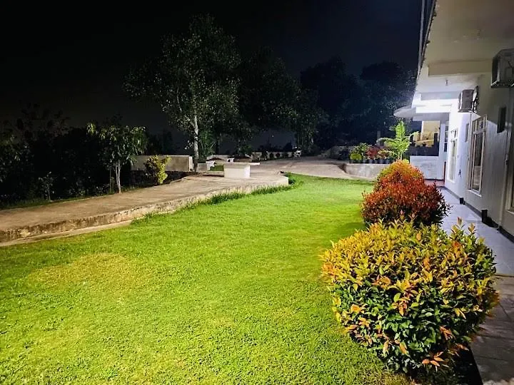 Seven Panorama Hotel Bowala