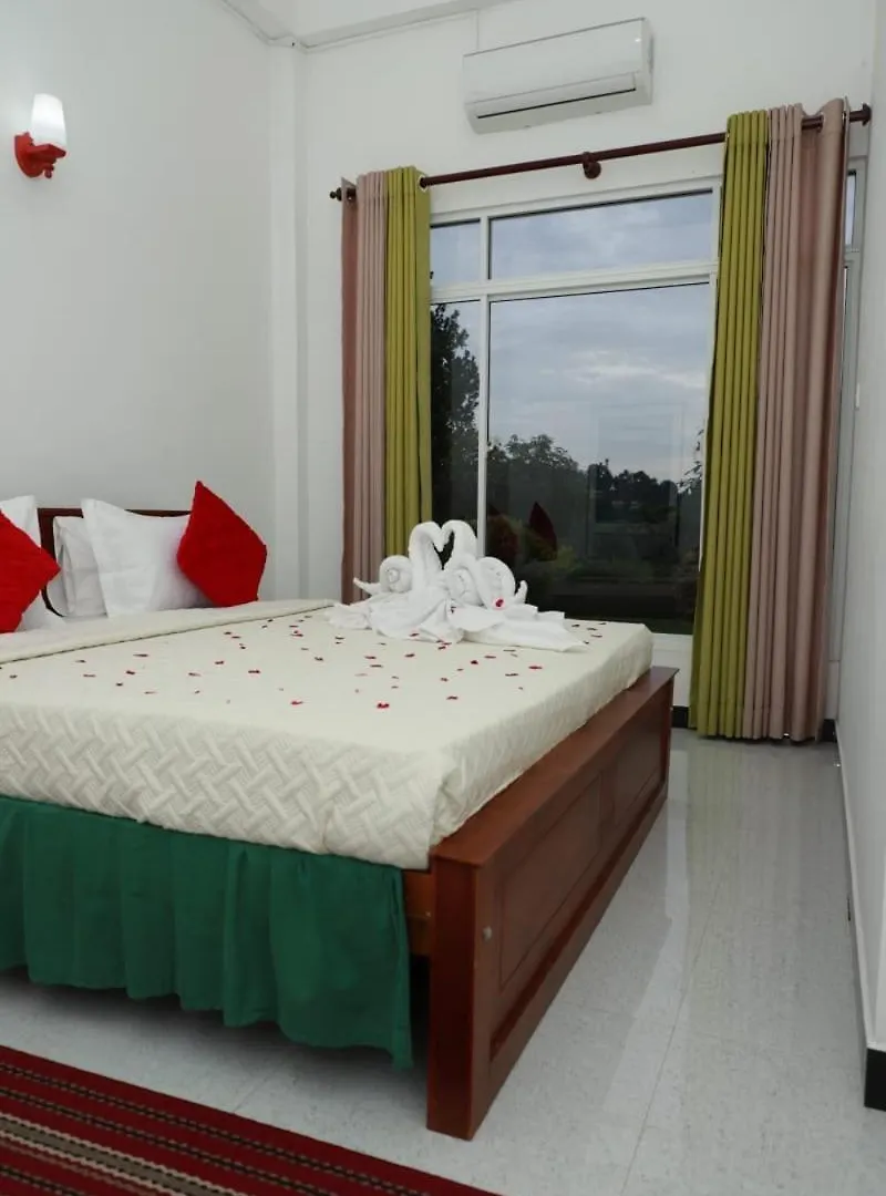 Seven Panorama Hotel Bowala 0*,